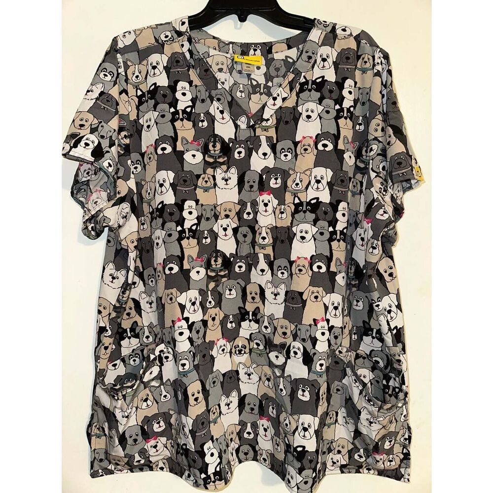 WonderWink Picture Pawfect 2-Pocket V-Neck Dog Print Scrub Top